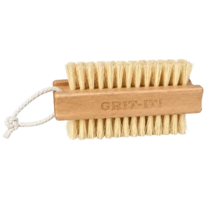 GRIT‑IT! double-sided wooden nail brush with sisal bristles